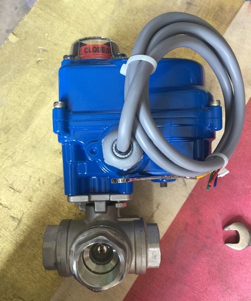 Van 3 ngã điều khiển điện 220v dạng On Off Van 3 ngã điều khiển điện 220v dạng On Off