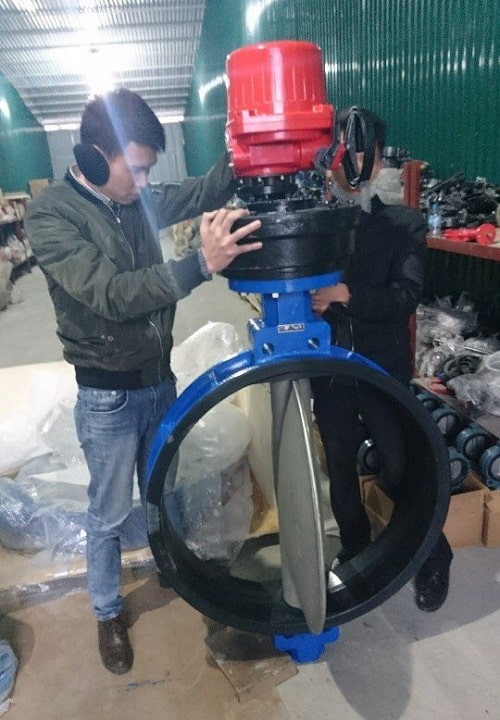 Van bướm điều khiển bằng motor điện Van bướm điều khiển bằng motor điện